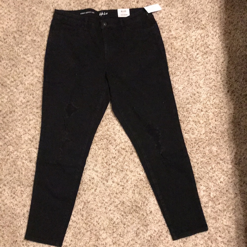 Style & Co - NWT - Distressed Curvy Skinny Leg - Picture 8 of 15